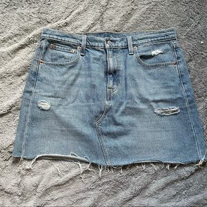 NWOT 100% cotton Levi’s jean skirt